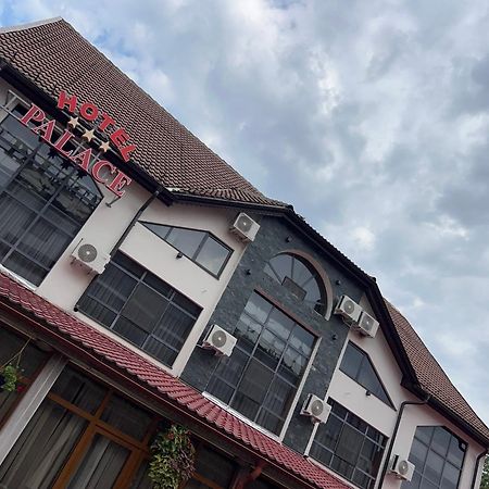 Hotel Palace Тыргу-Жиу Экстерьер фото
