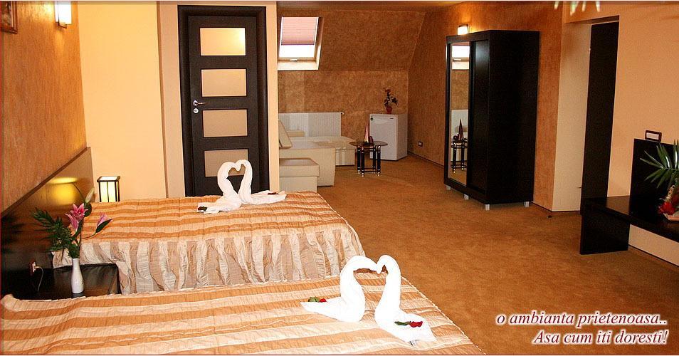 Hotel Palace Тыргу-Жиу Номер фото