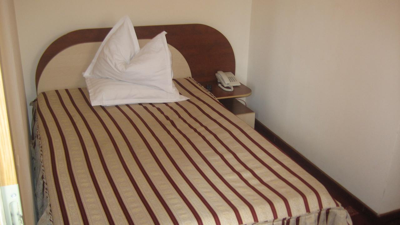 Hotel Palace Тыргу-Жиу Номер фото