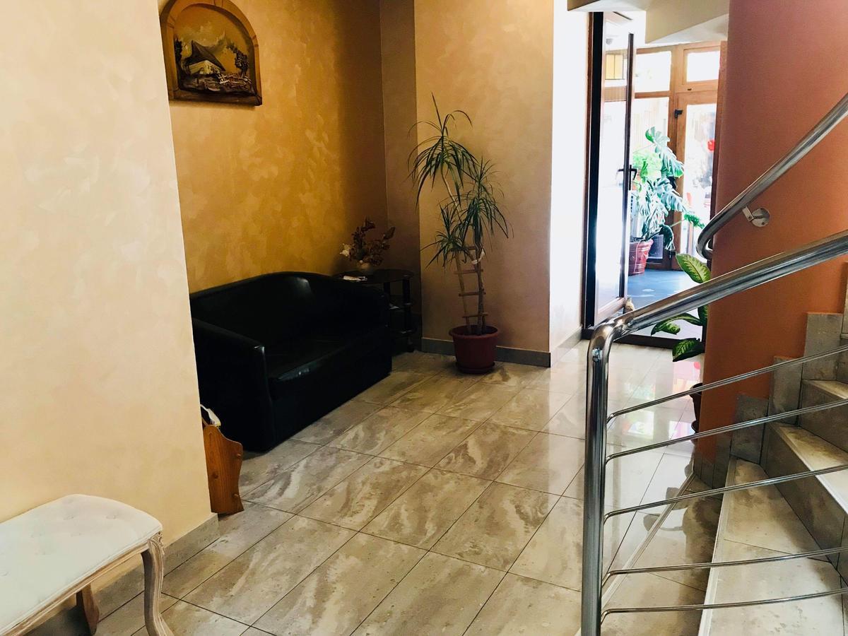 Hotel Palace Тыргу-Жиу Экстерьер фото